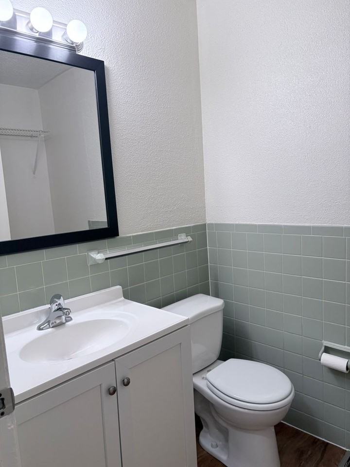Wood Grove Place - Photo 6 of 17