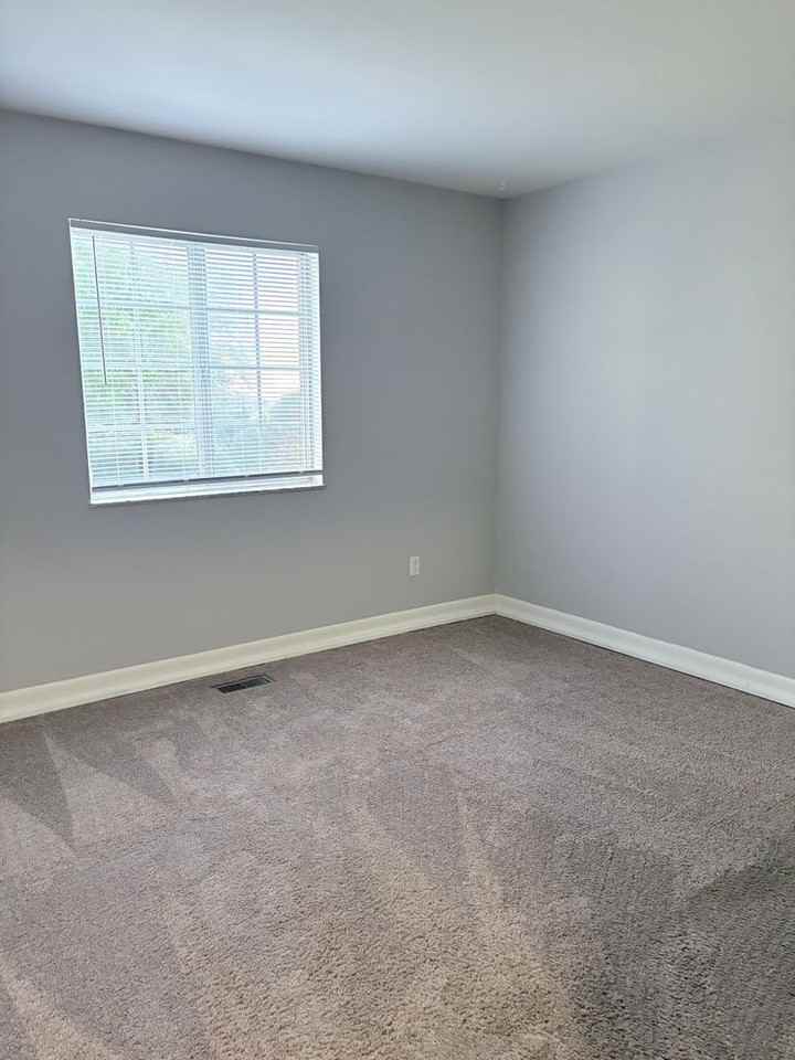 Wood Grove Place - Photo 7 of 17