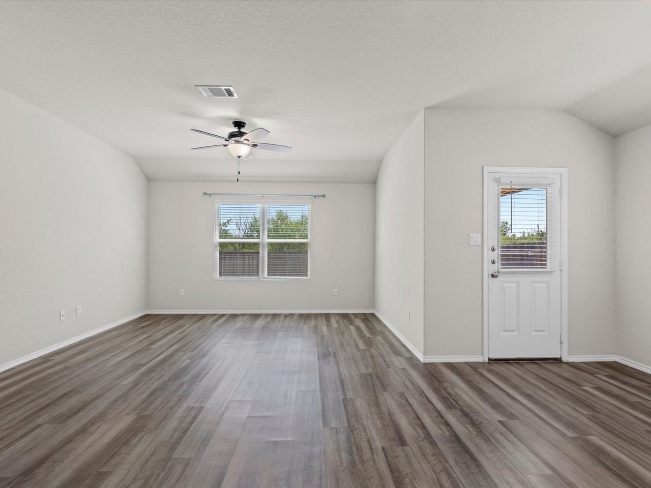 10410 Waverunner - Photo 5 of 20
