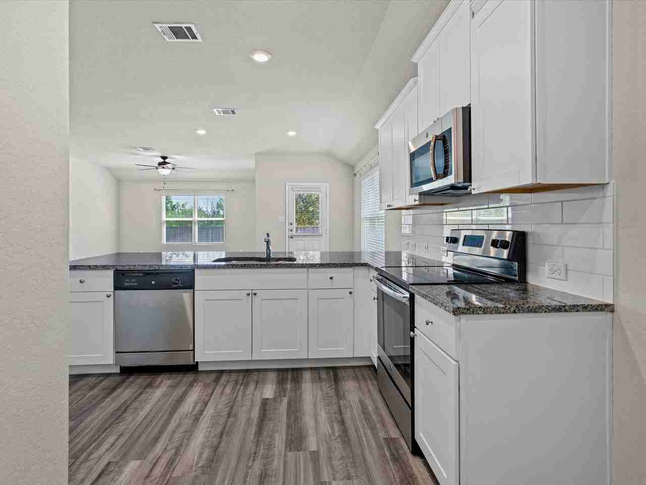 10410 Waverunner - Photo 7 of 20