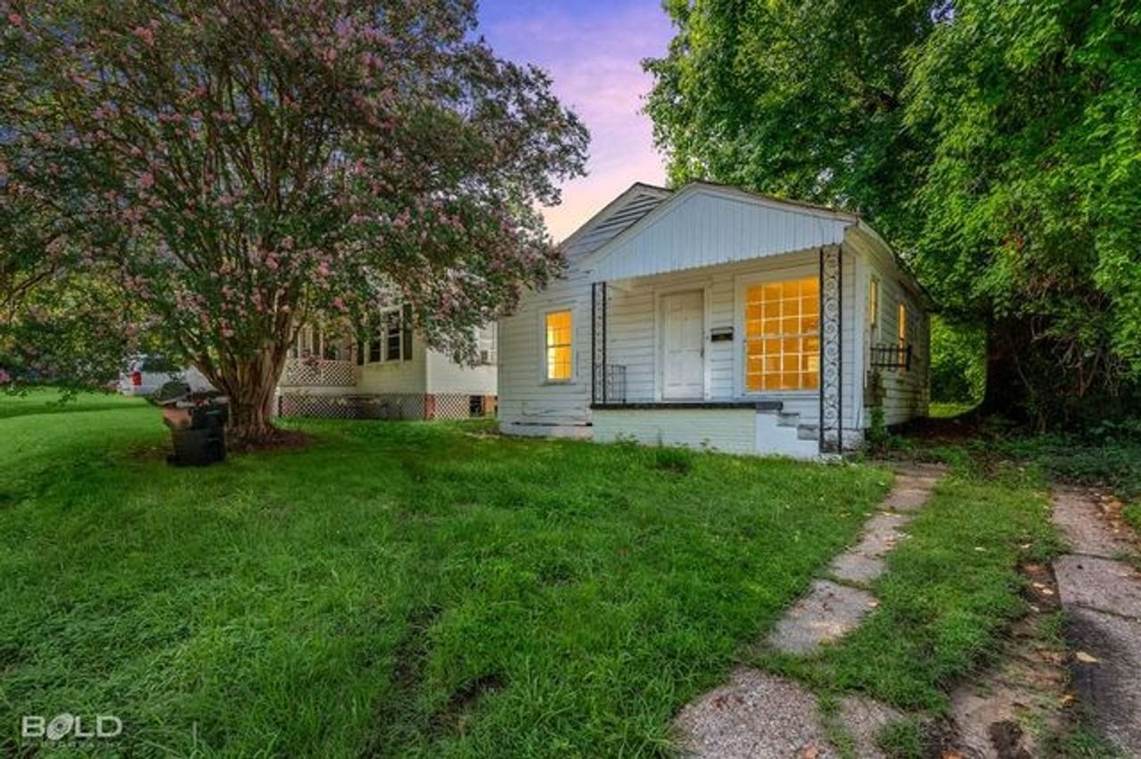 3325 Judson St - Photo 2 of 4