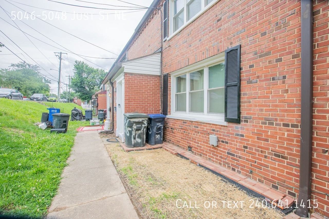 5046 Just St Ne - Photo 3 of 26