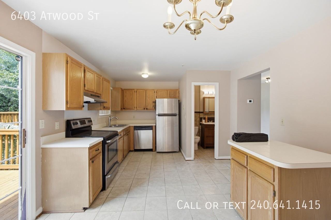 6403 Atwood St - Photo 5 of 22