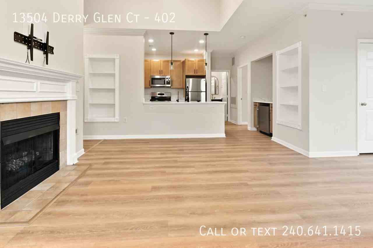 13504 Derry Glen Ct #402 - Photo 4 of 14