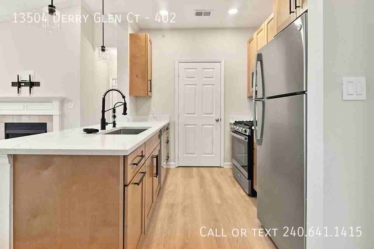 13504 Derry Glen Ct #402 - Photo 7 of 14