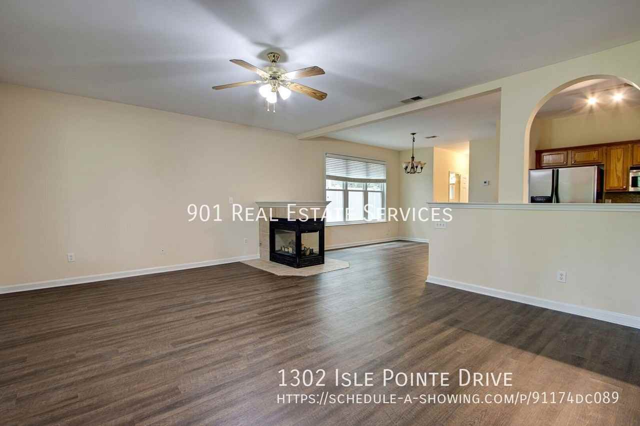 1302 Isle Pointe Dr - Photo 4 of 23