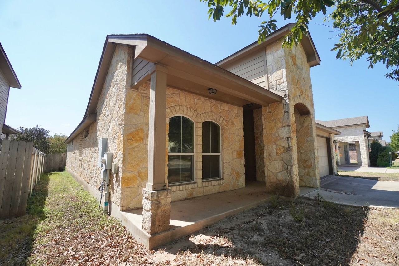 1810 Laminar Creek Rd - Photo 3 of 37