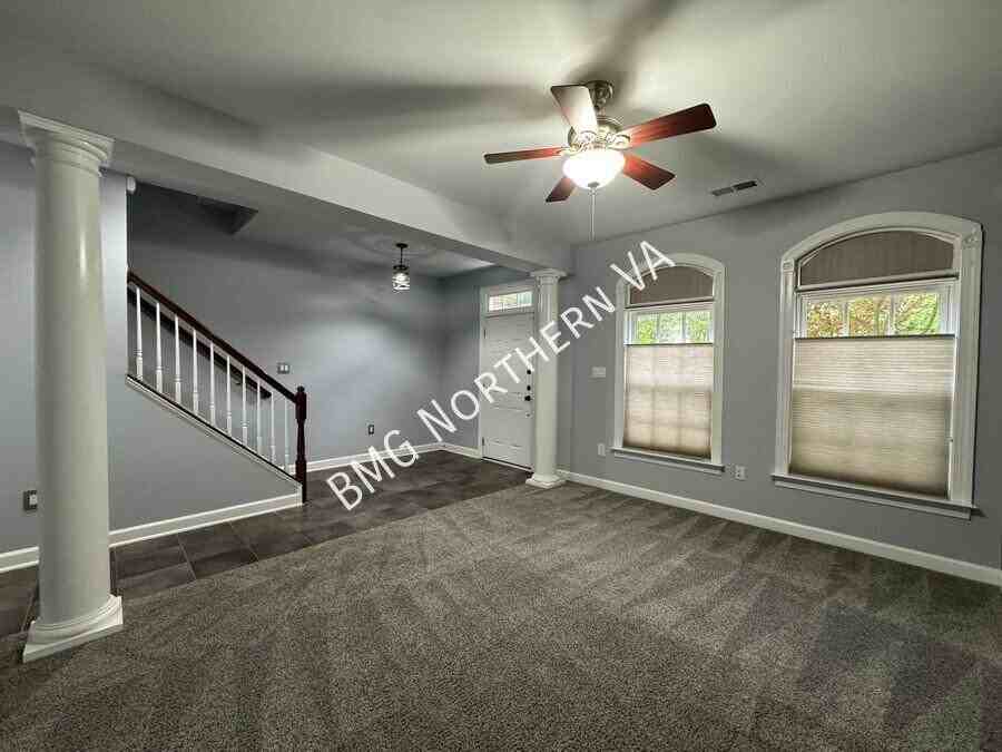 10673 General Kirkland Dr - Photo 3 of 50