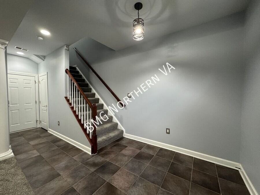 10673 General Kirkland Dr - Photo 7 of 50
