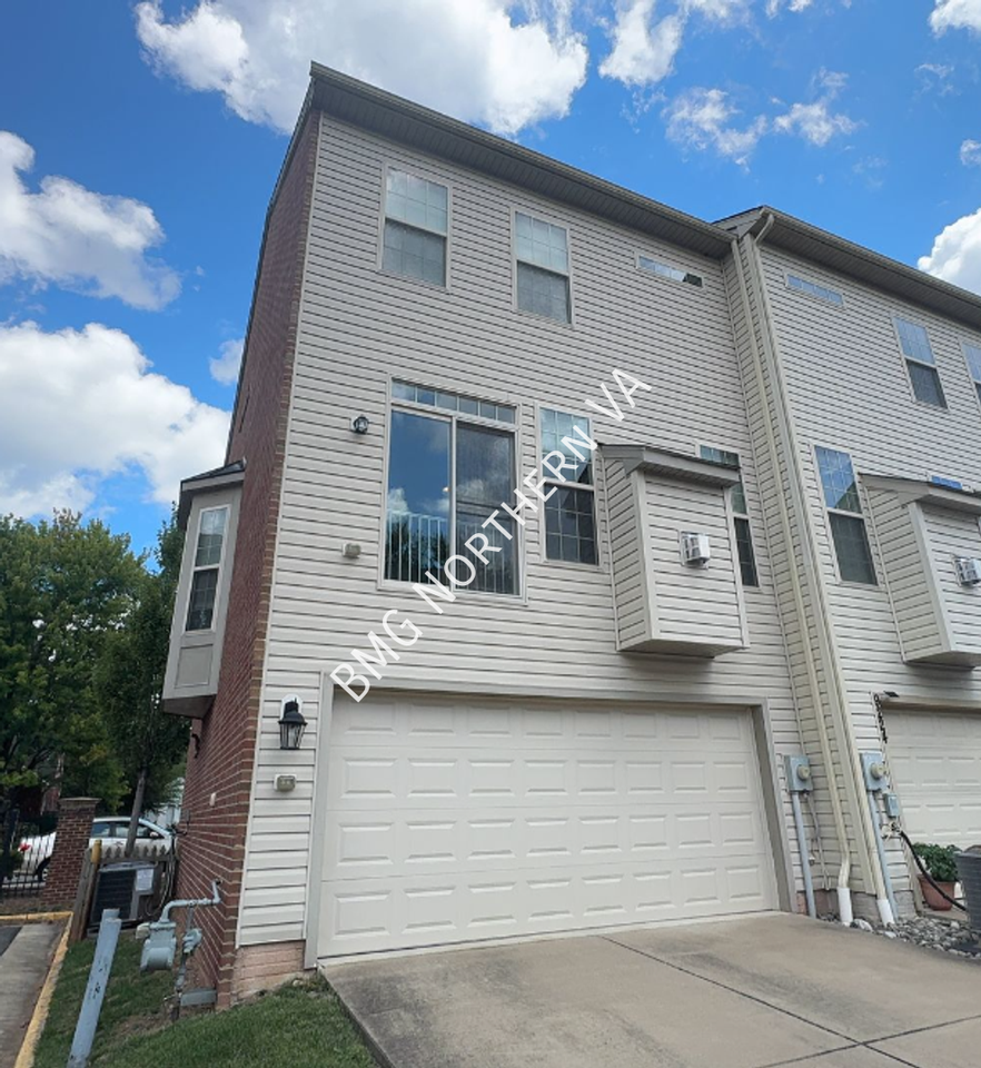 9220 Prescott Ave - Photo 3 of 25