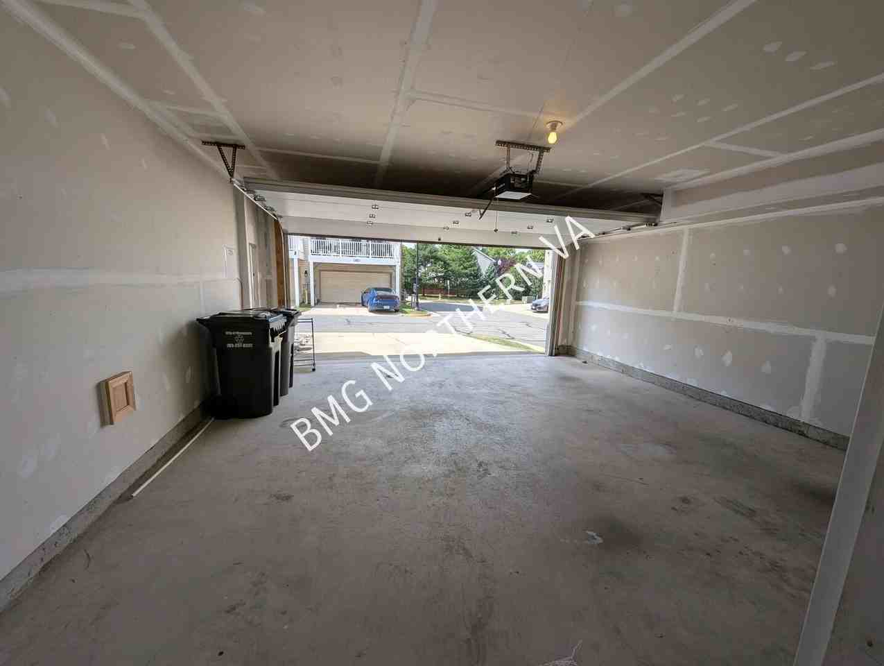 9220 Prescott Ave - Photo 4 of 25