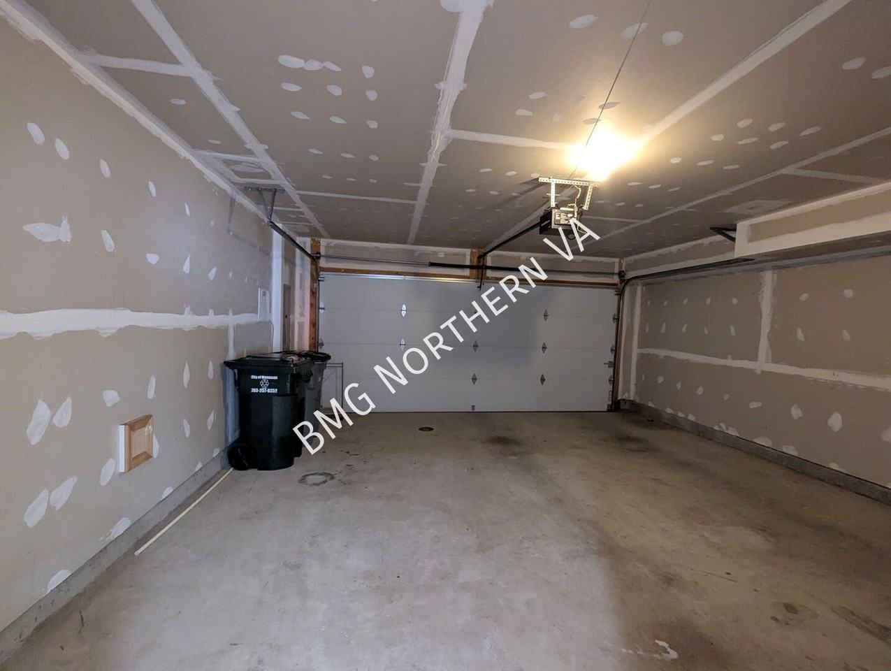 9220 Prescott Ave - Photo 5 of 25