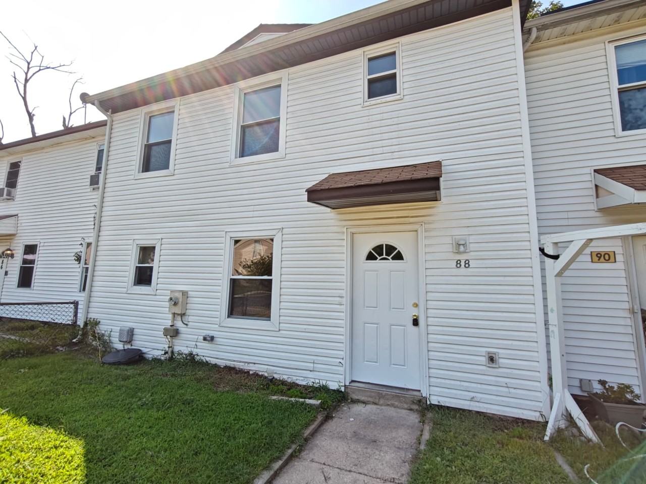 88 Berkshire Rd - Photo 2 of 16