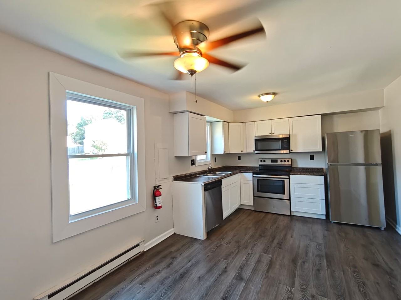 88 Berkshire Rd - Photo 3 of 16