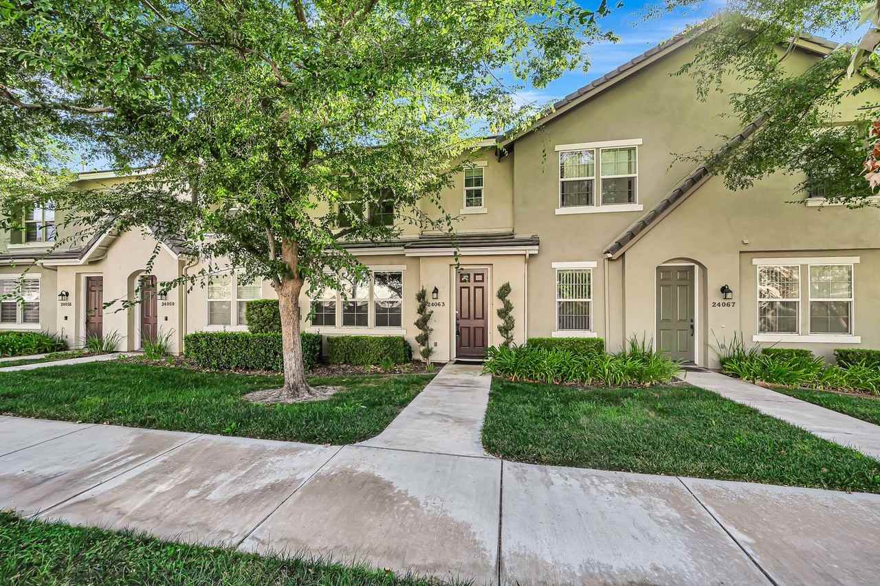 24063 Avocado Ln - Photo 2 of 42