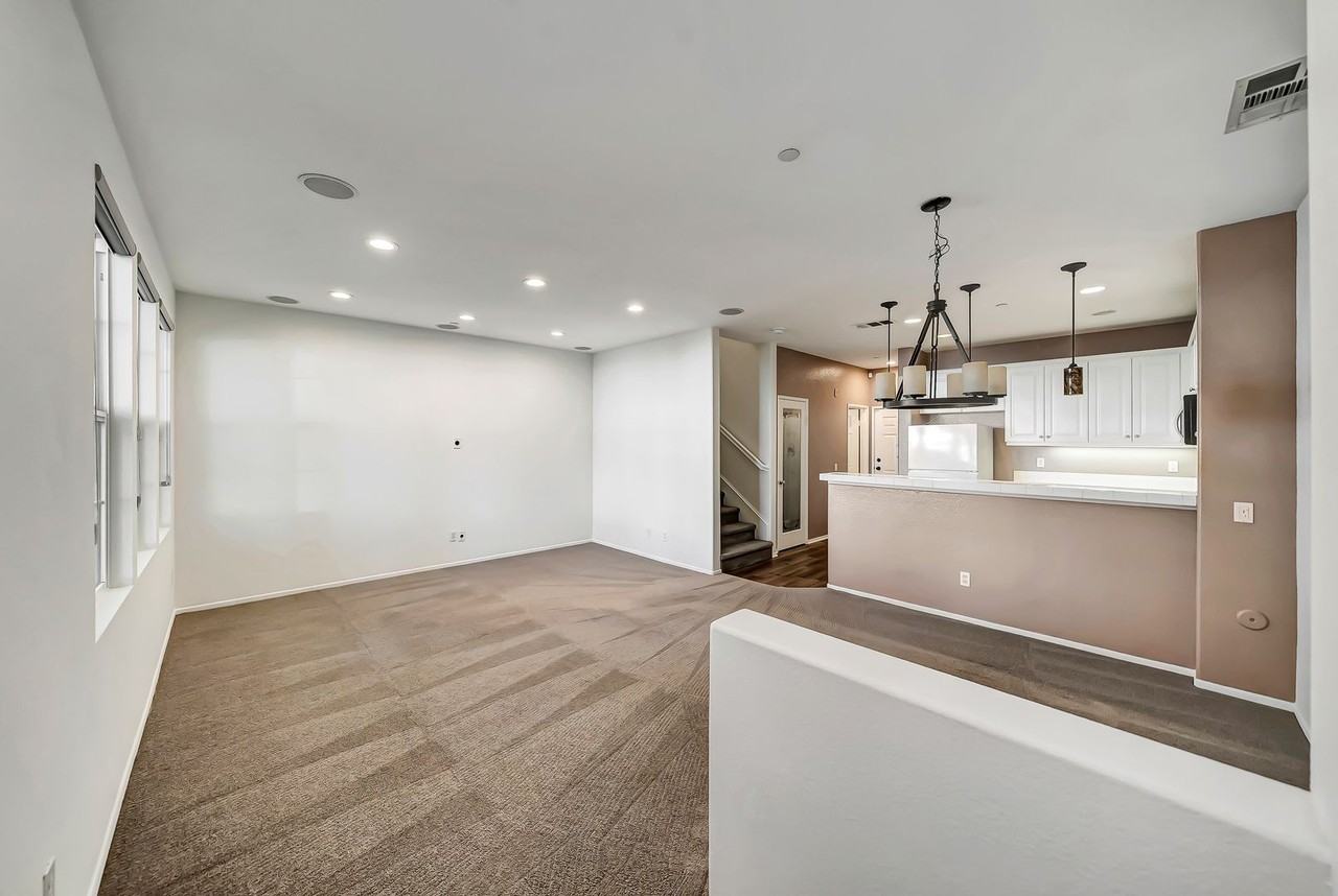 24063 Avocado Ln - Photo 5 of 42