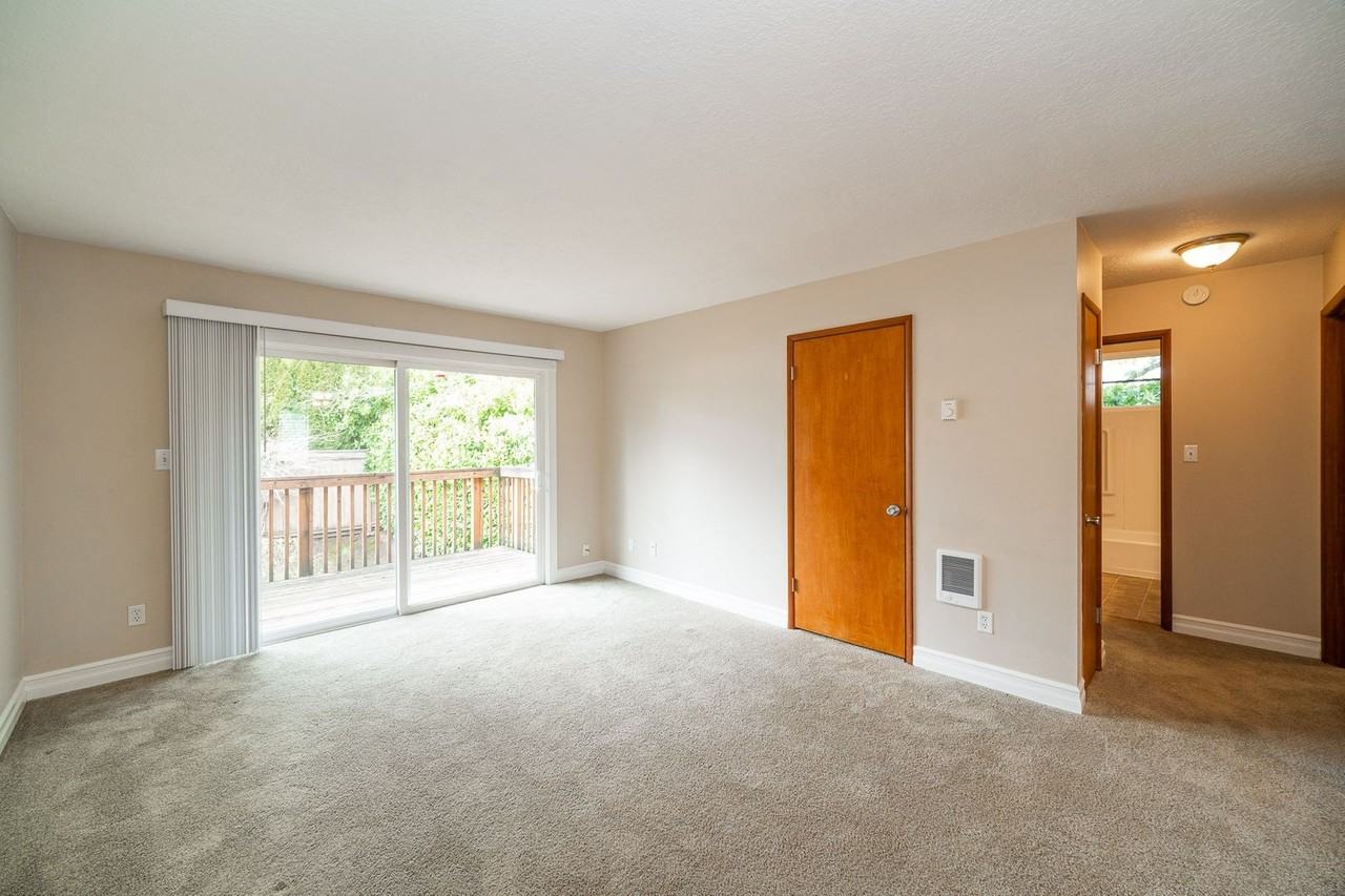 2747 Lancaster St - Photo 5 of 14