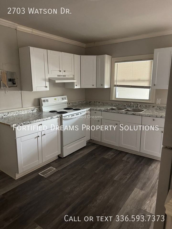 2703 Watson Dr - Photo 2 of 3