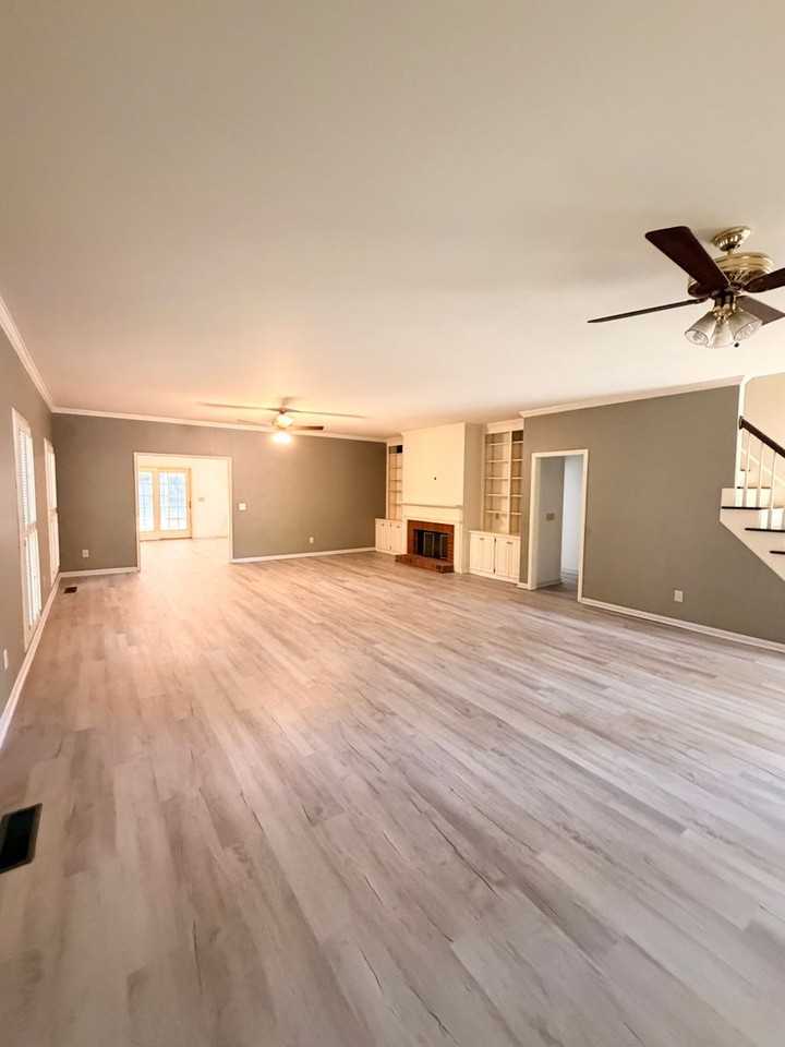 1180 E University Dr - Photo 4 of 17
