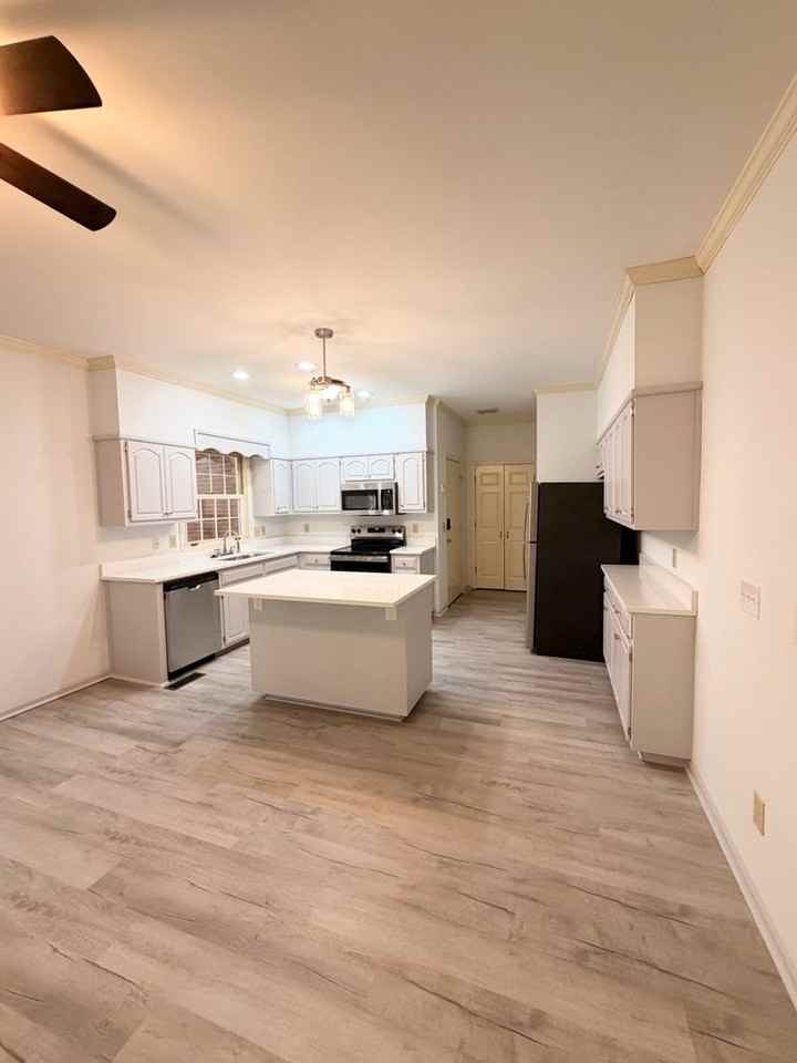 1180 E University Dr - Photo 7 of 17