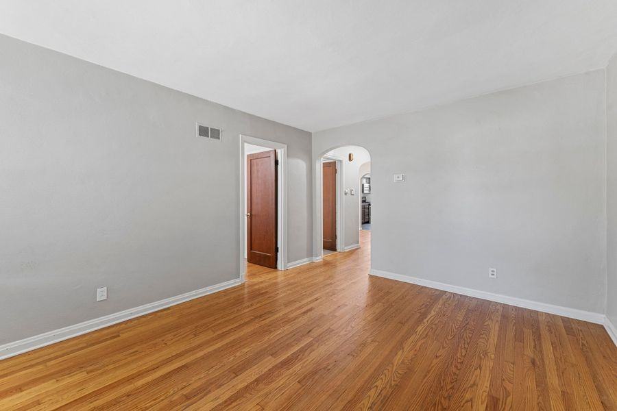 3412 Lawn Ave - Photo 5 of 24