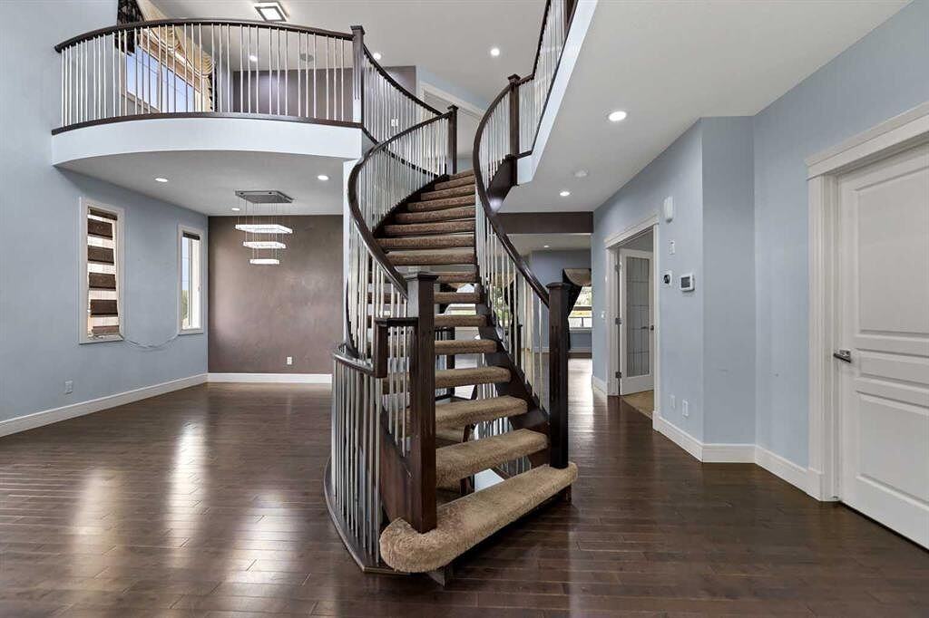 21 Saddlelake Lane Ne - Photo 3 of 14