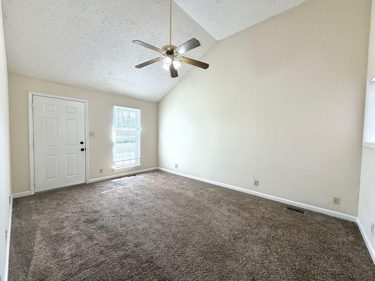 313 Cranklen Cir - Photo 4 of 21