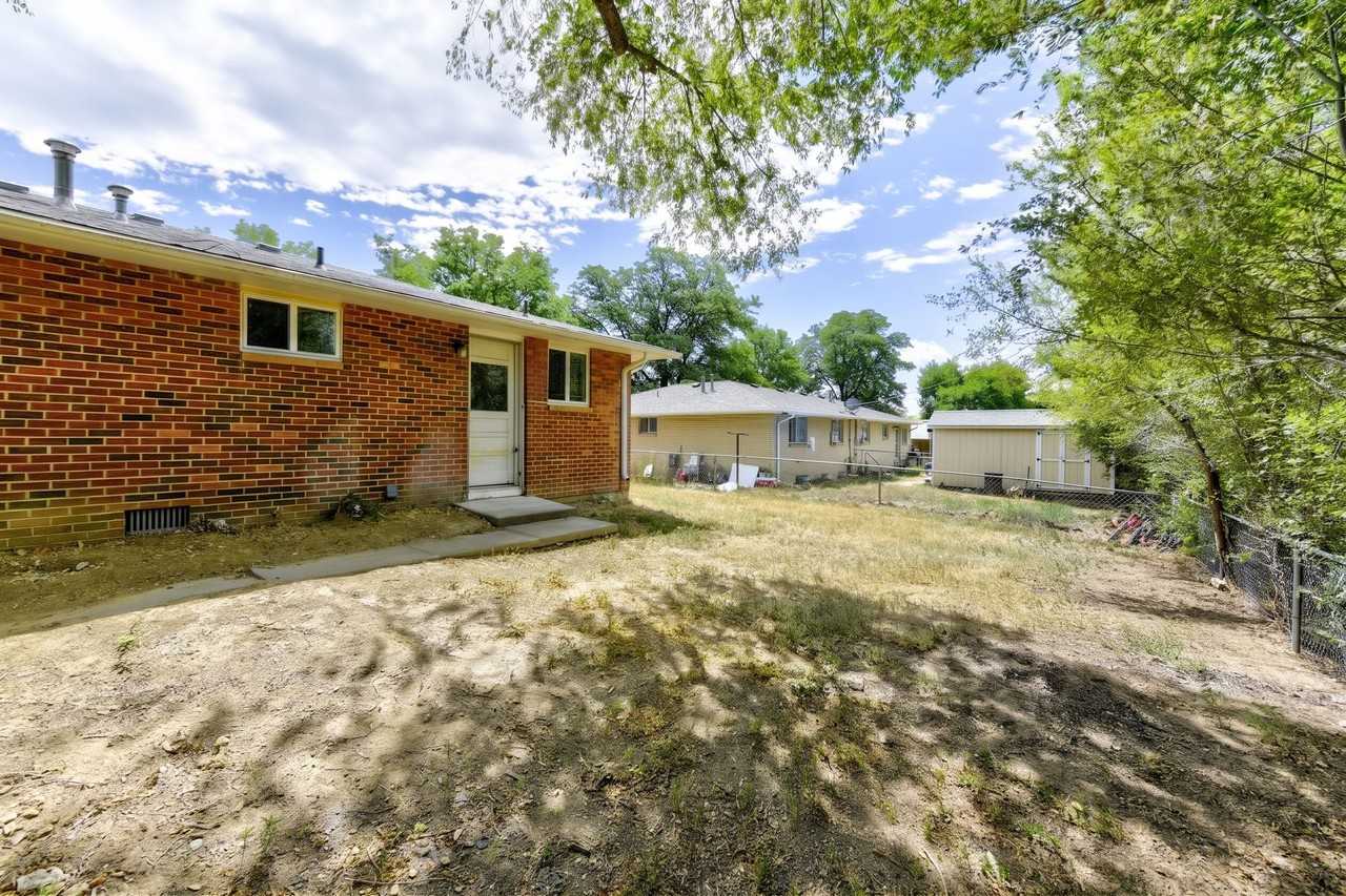Two Bedroom/One Bathroom - Photo 2 of 16