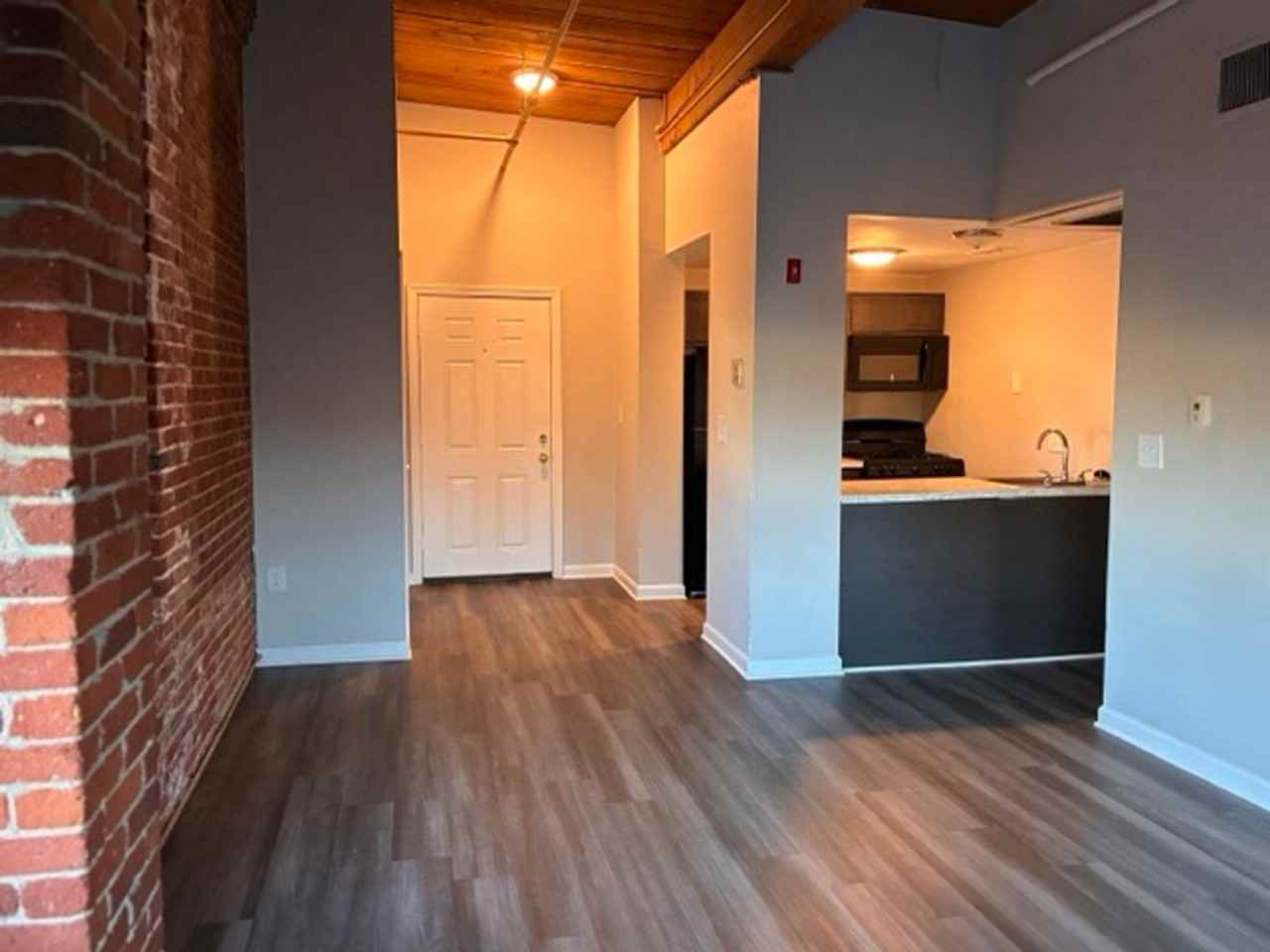 67 Washington St - Photo 2 of 12