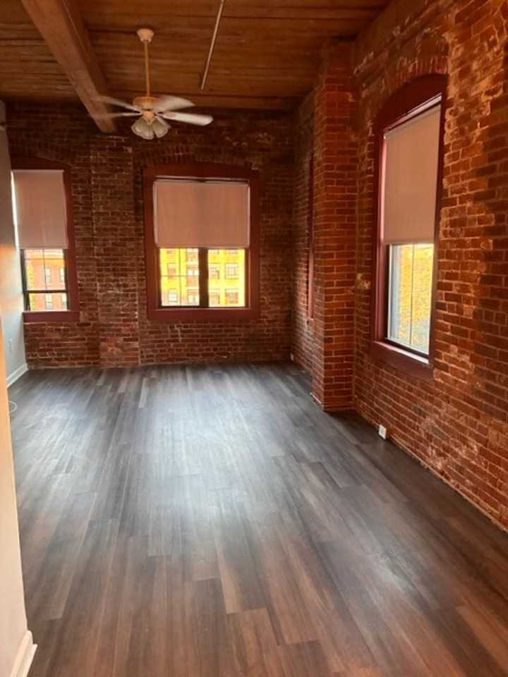 67 Washington St - Photo 6 of 12