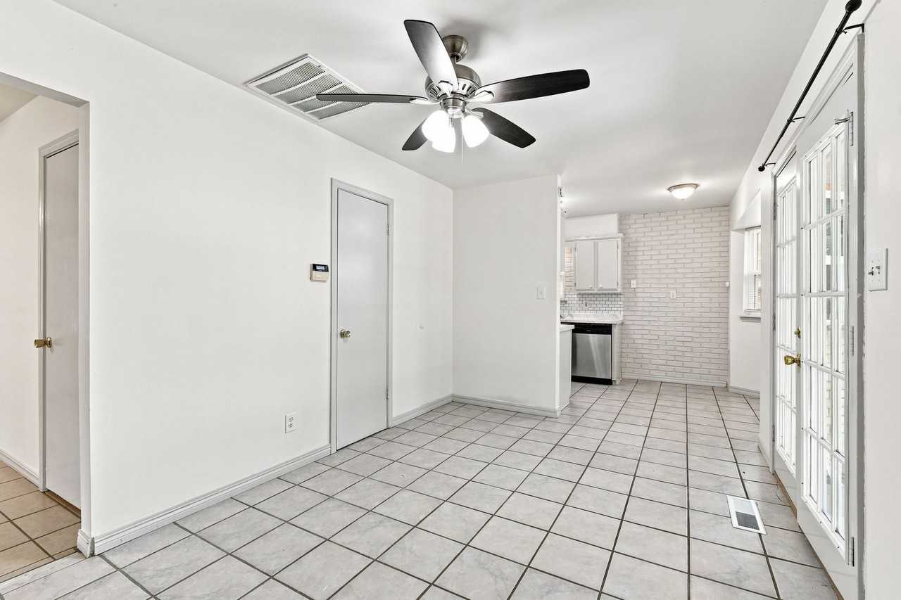608 E Center St - Photo 7 of 23