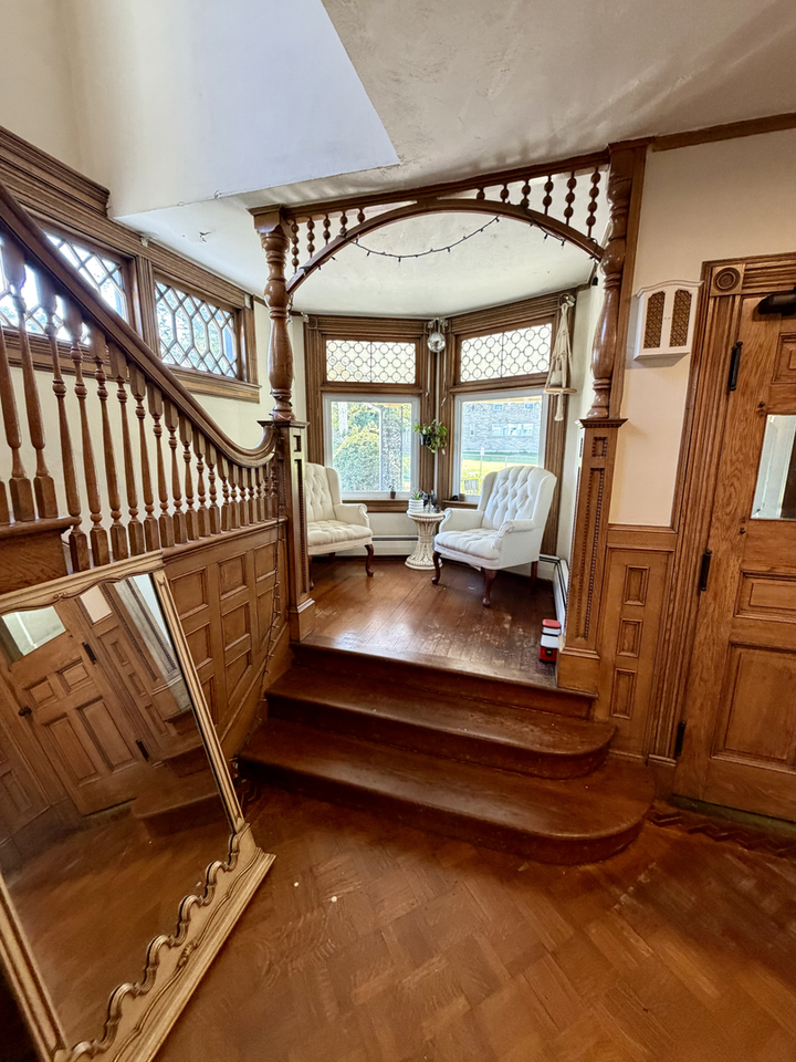 84 Chestnut St - Photo 4 of 30