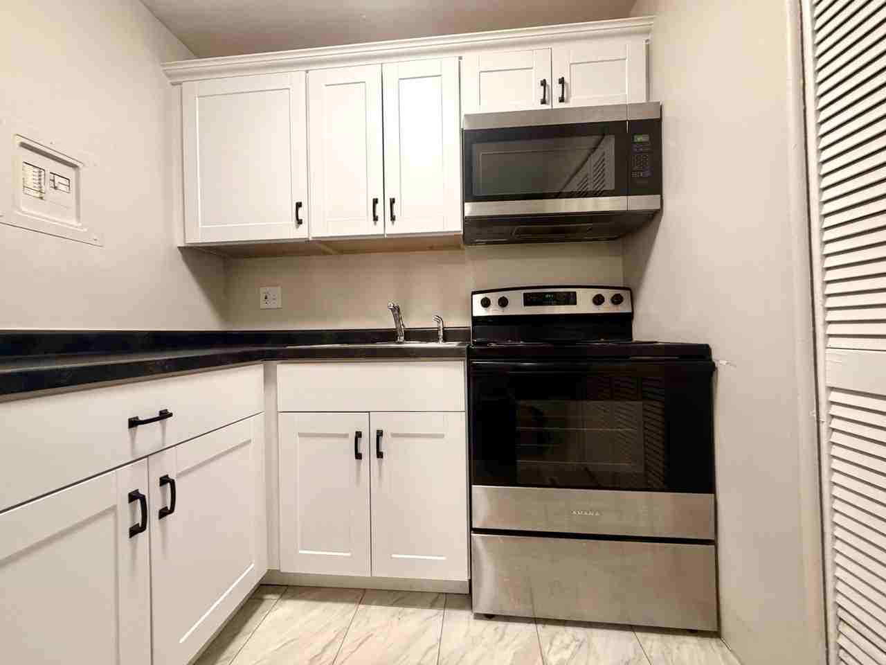 2600 Le Blanc Ct. - Photo 5 of 29