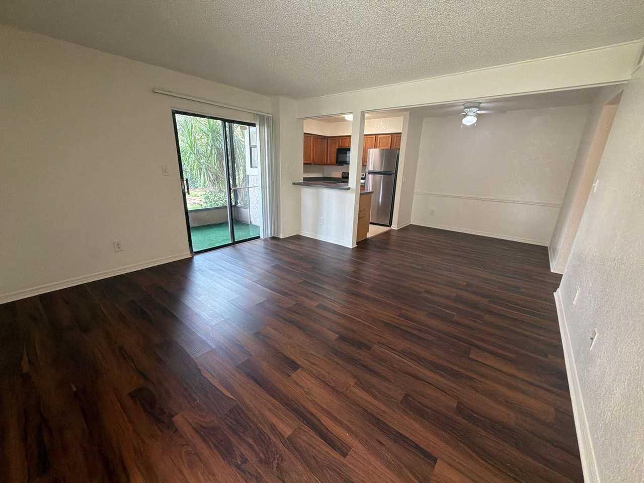 2917 Antique Oaks Cir #21 - Photo 3 of 11