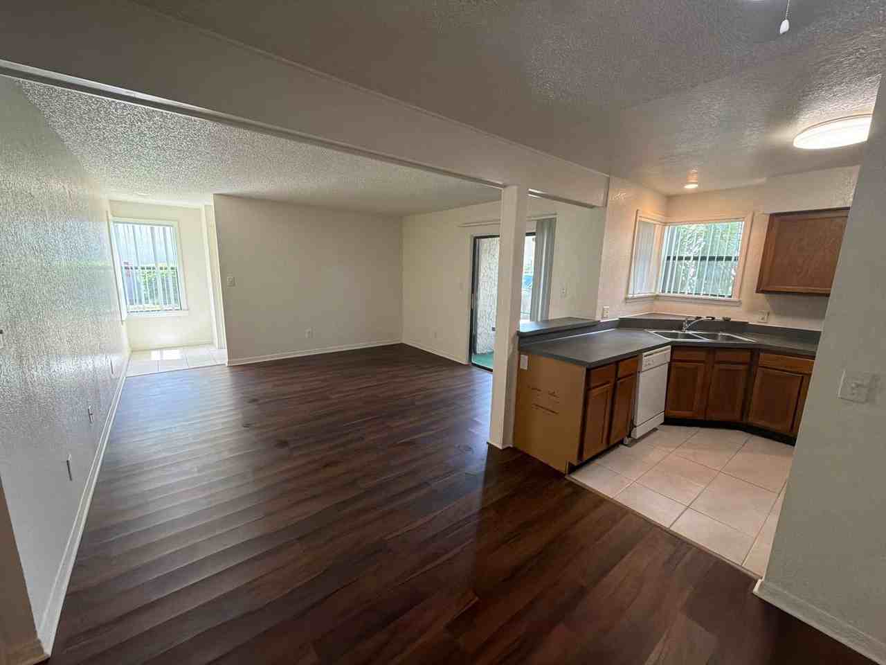 2917 Antique Oaks Cir #21 - Photo 4 of 11