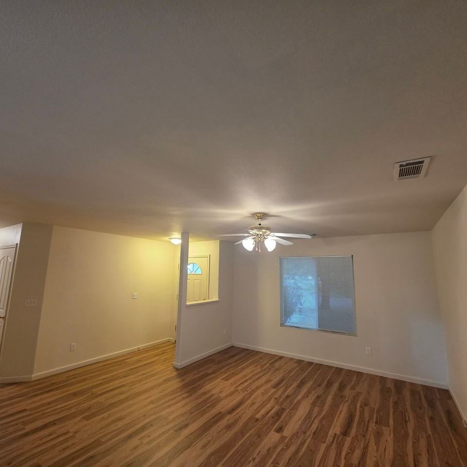 3720 Vinewood Dr - Photo 3 of 16