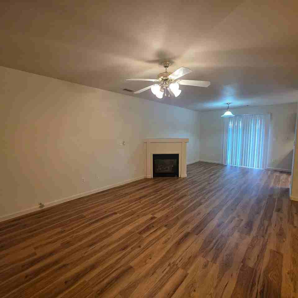 3720 Vinewood Dr - Photo 4 of 16