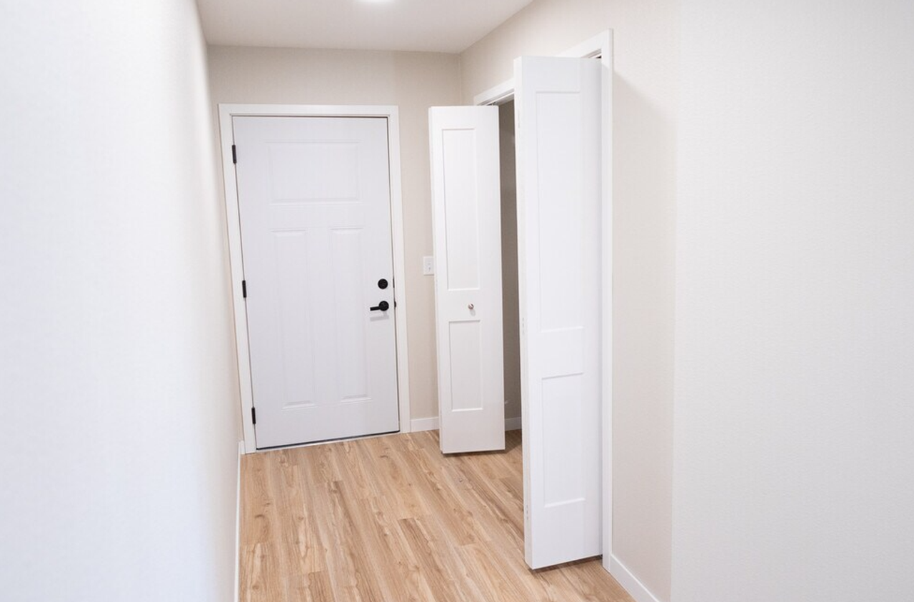 506 Flats Apartments - Photo 4 of 50