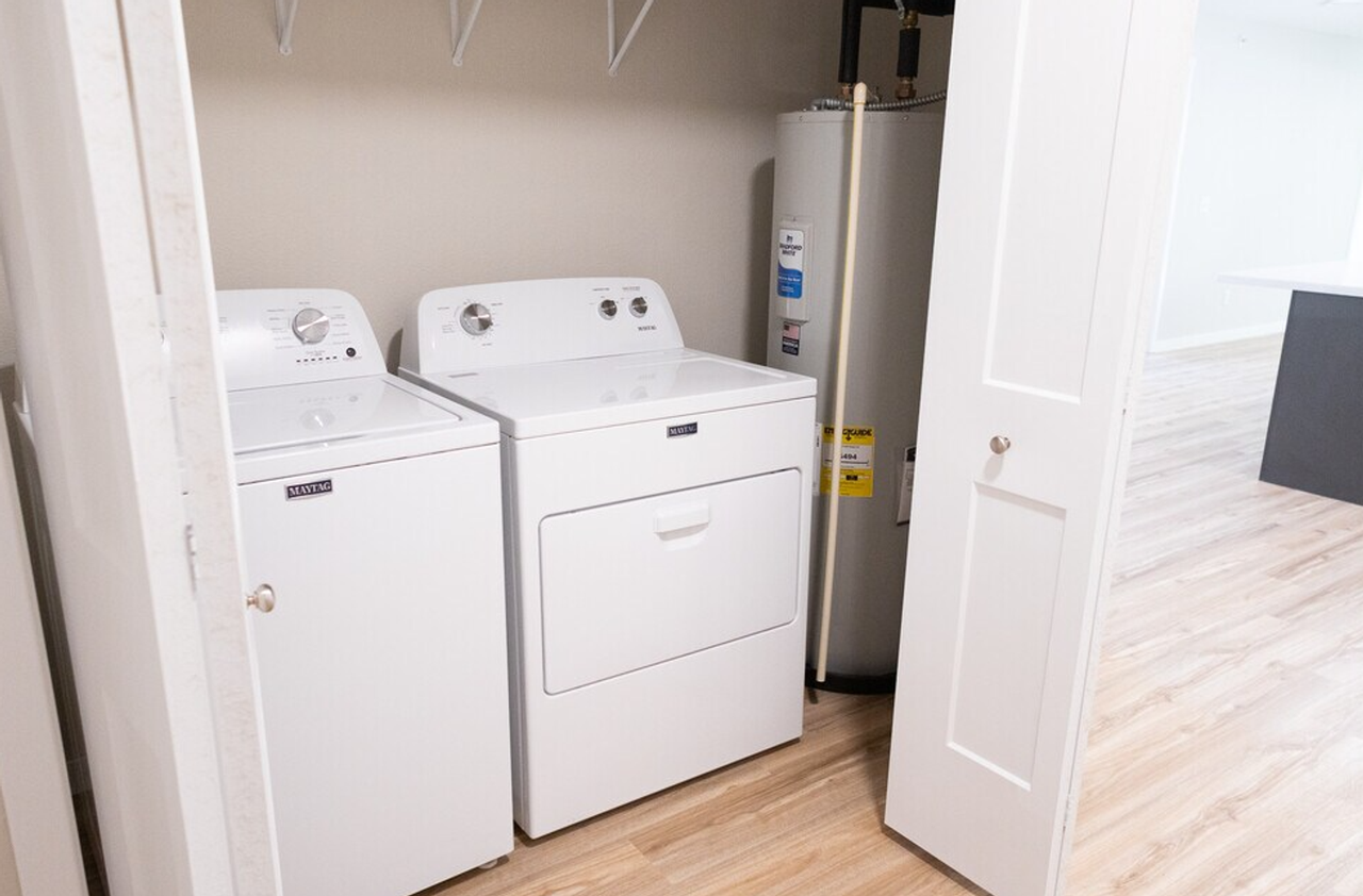 506 Flats Apartments - Photo 5 of 50
