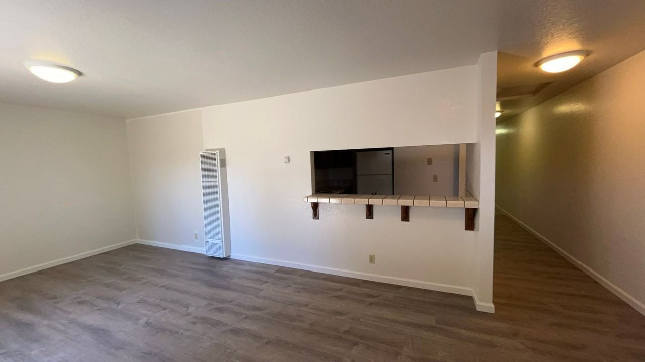 1551 Highland Drive - Photo 4 of 8