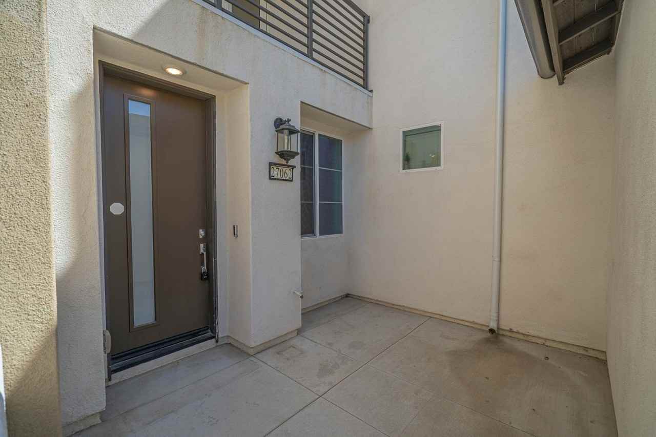 27062 Painted Sky Way - Photo 2 of 37