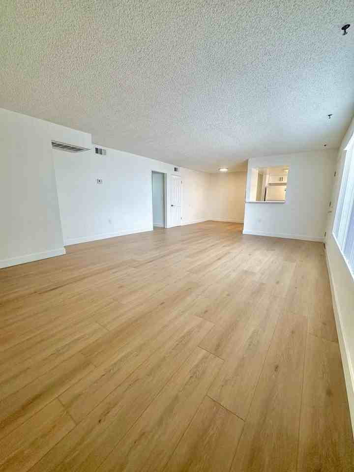 328 E. Providencia Ave. - Photo 4 of 19
