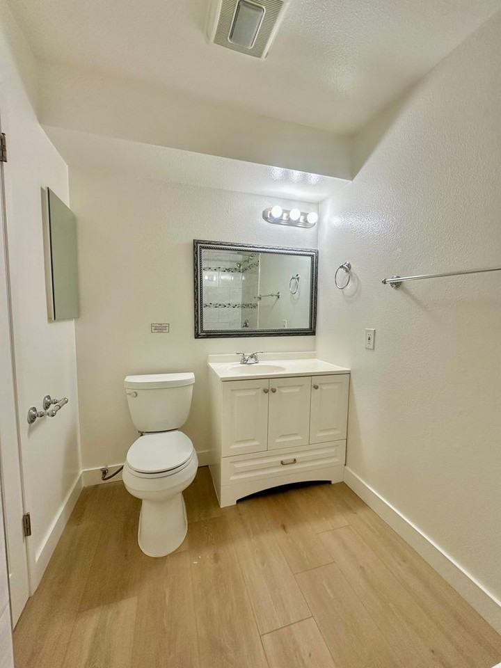 328 E. Providencia Ave. - Photo 7 of 19