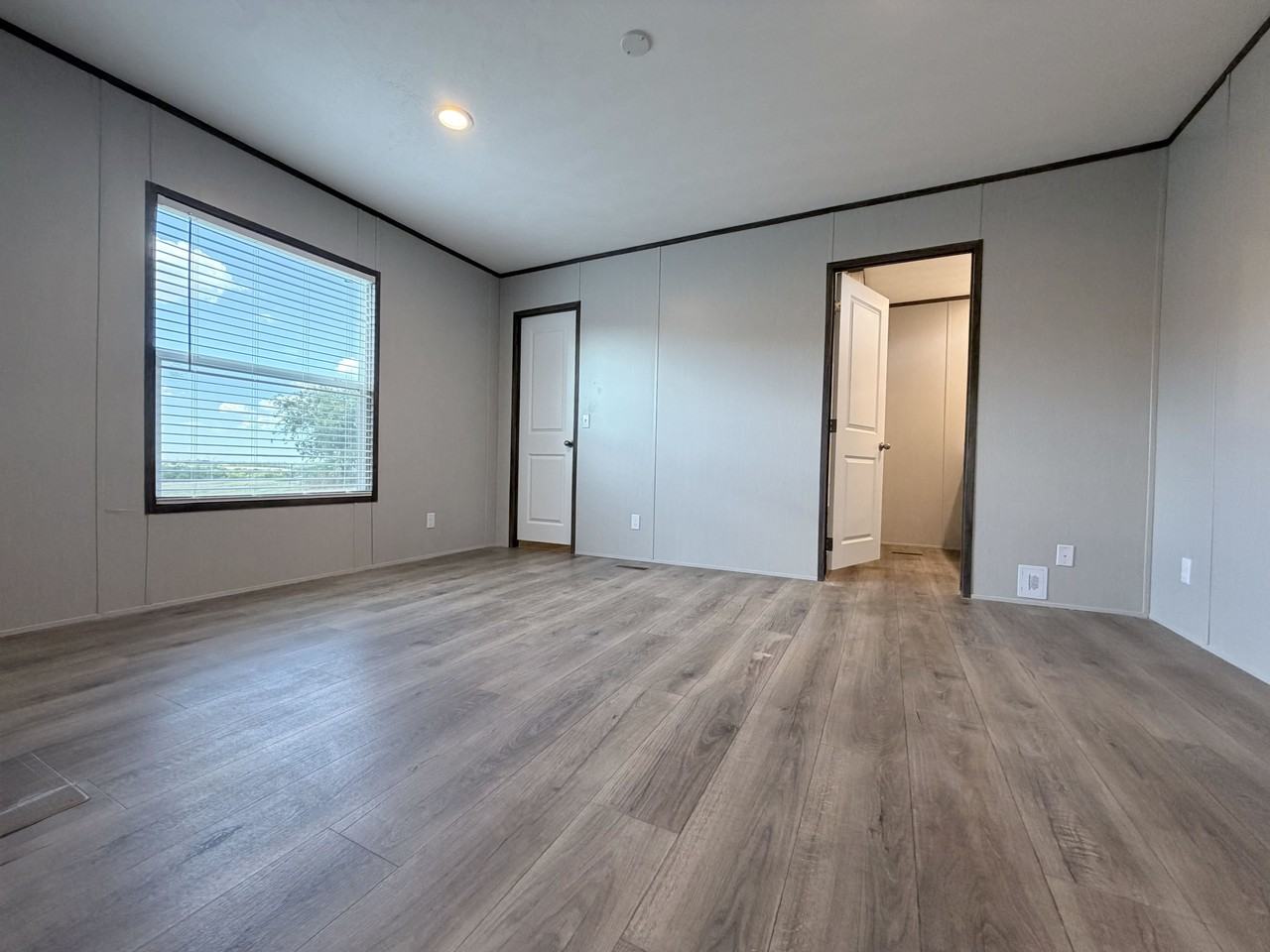 709 N Collins Fwy #3 - Photo 7 of 23