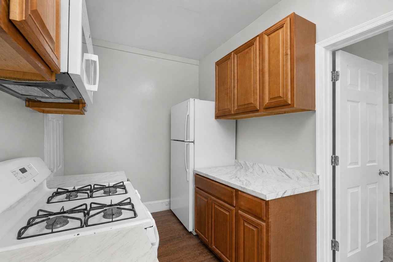 3503 Oakmont Ave - Photo 3 of 24