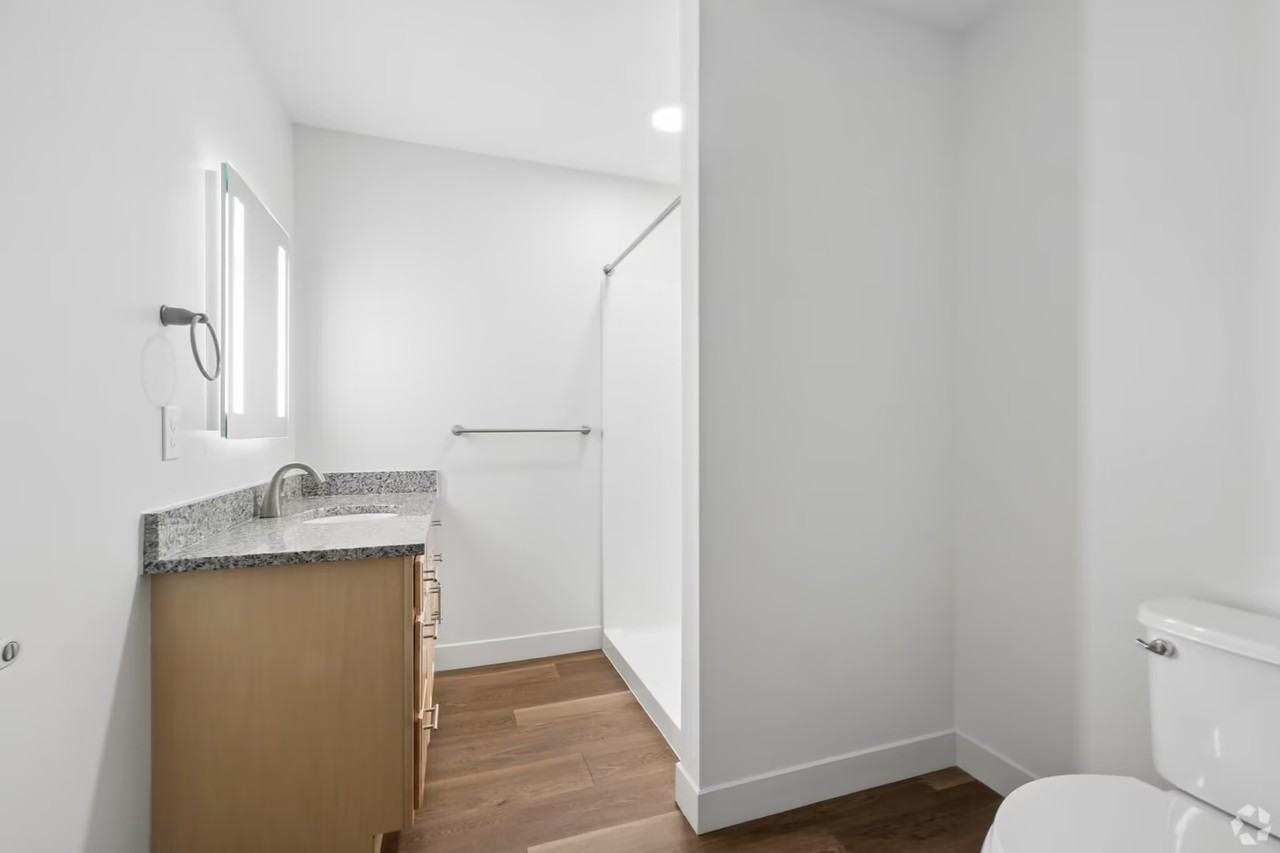 Lofts on Grove - Photo 4 of 6