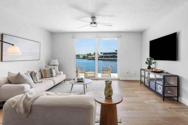 900 Jeffery Street - Photo 2 of 8