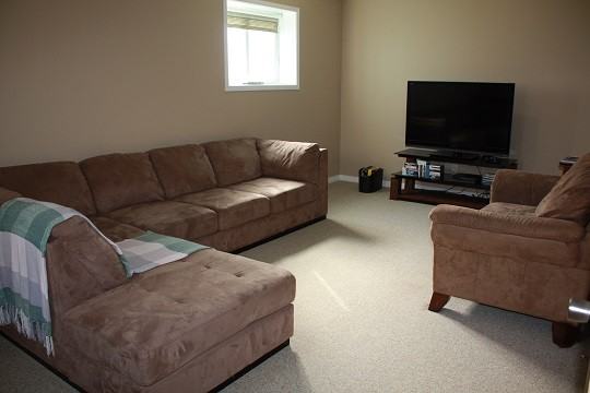 640 Violet St - Photo 3 of 17