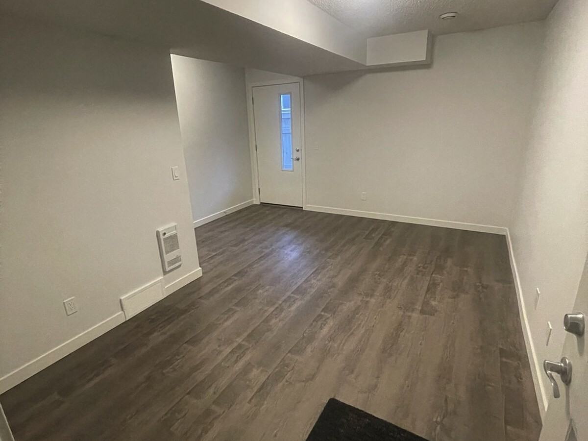 301 Redstone Blvd Ne - Photo 2 of 25