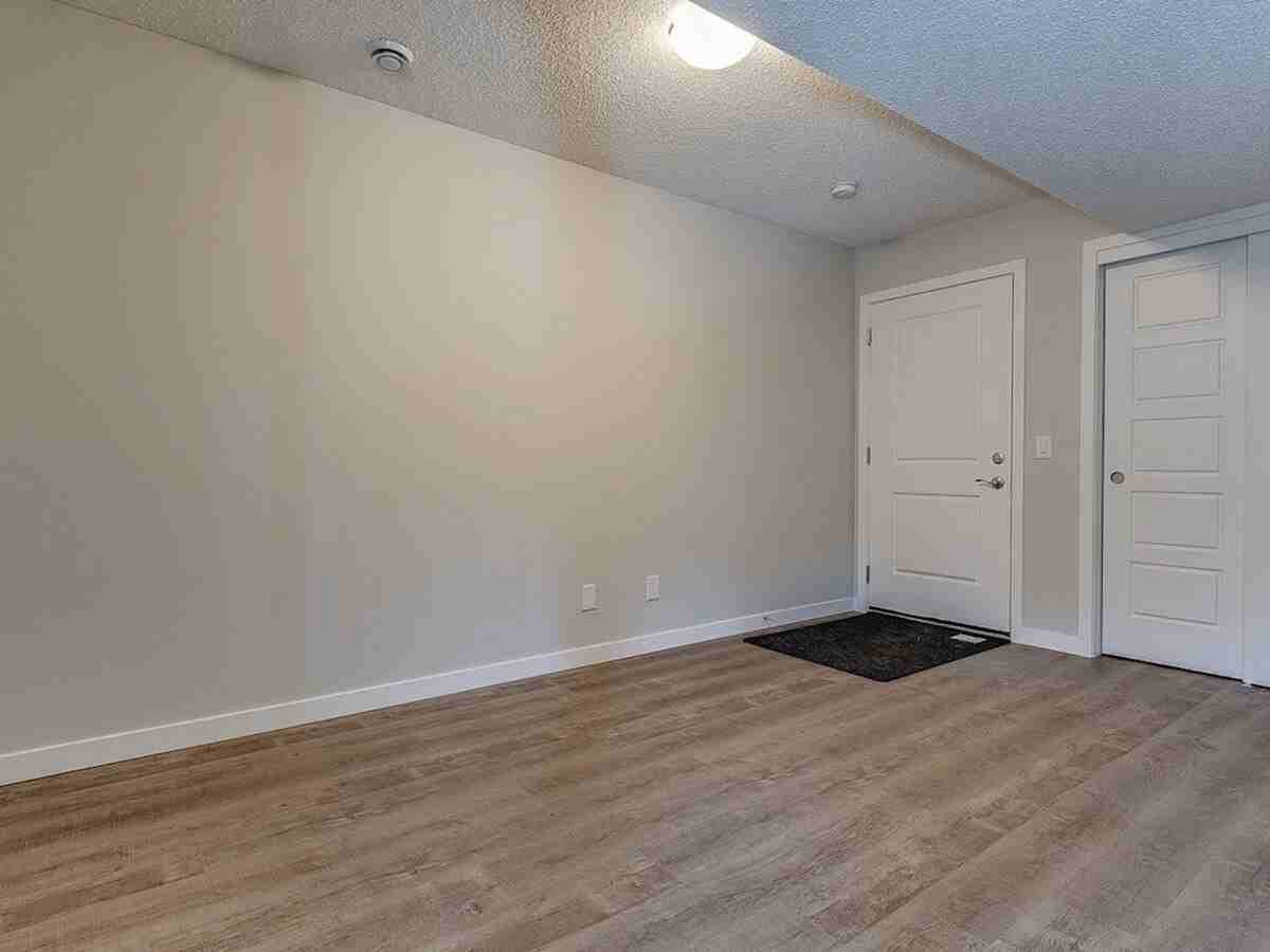 301 Redstone Blvd Ne - Photo 3 of 25